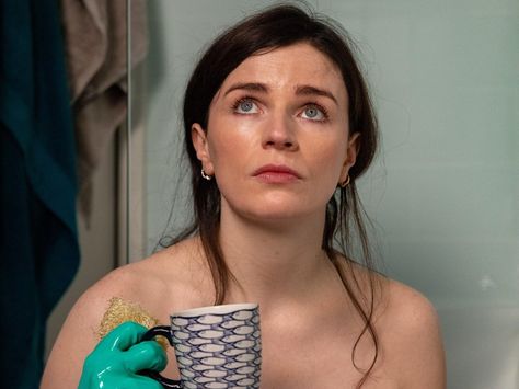 This Way Up Is the Smartest Feel-Good Show You’re Not Yet Watching Pamela Adlon, Aisling Bea, Irish Actors, Comedians, How To Introduce Yourself, Feel Good, Vogue, Feelings