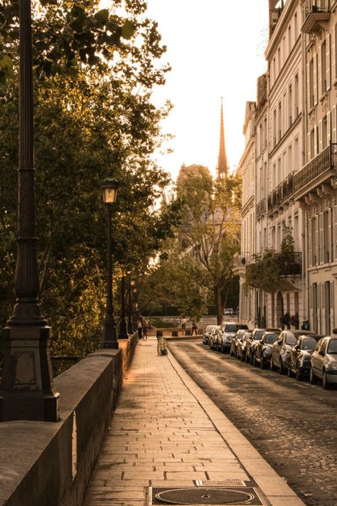 7 SECRET SPOTS TO SEE OFF THE BEATEN PATH IN PARIS City In Europe, Paris Dream, France Aesthetic, Paris Vibes, Parisian Life, Paris Aesthetic, Cities In Europe, Pack Your Bags, Print Out