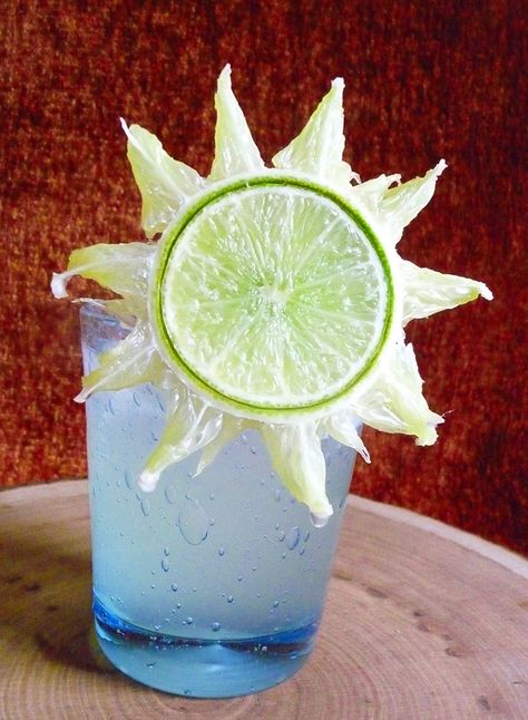 Margarita Party, Cocktail Decoration, Martini Bar, Real Fruit, Margarita Recipe, The Sunflower, Margarita Recipes, Dessert Drinks, Italian Food