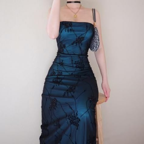 Prom Dresses Bigger Bust, Retro Muse's Shop, Retro Prom Dresses, Retro Muse, Retro Prom Dress, Vintage Goth, Prom Dresses Vintage, Prom Dress Inspiration, Pretty Prom Dresses