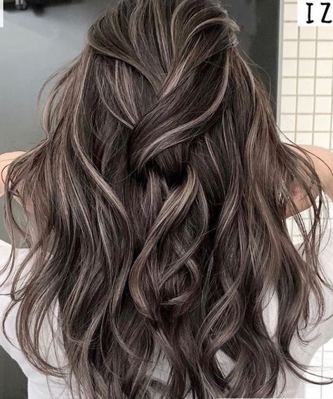 Black Hair Balayage, Brown Hair Inspo, Brunette Hair With Highlights, Dark Hair With Highlights, Ash Blonde Hair, Hair With Highlights, Brown Hair Balayage, Hair Color Balayage, Hair Inspiration Color