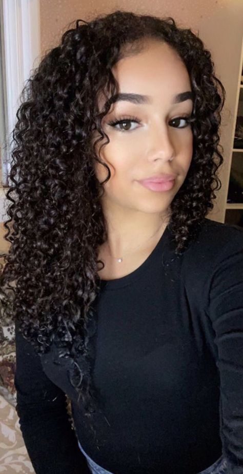 Curlyhead Girl, Catfish Snaps, Catfish Girl, Zara Drip, Fake Account, Swag Girl Style, Curly Hair Styles Easy, Black Curly Hair, Curly Girl Hairstyles