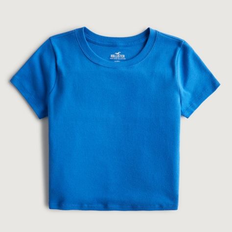 A Comfortable T-Shirt Made With 100% Super Soft Cotton, Designed With A Comfortable Slim Fit, Crew Neckline And Short Sleeves. Slim Fit. **This Top Is The Long Length (Regular Length Is 19")** Sleeve Length: 12" Body Length: 22" Body:100% Cotton Machine Wash Cold, With Like Colors Only Non-Chlorine Bleach Tumble Dry Low Low Iron If Needed Do Not Dry Clean Preppy Shirt, Casual Preppy Outfits, Trendy Outfits For Teens, Cute Preppy Outfits, Simple Trendy Outfits, Cute Everyday Outfits, Hollister Tops, Really Cute Outfits, Cute Simple Outfits