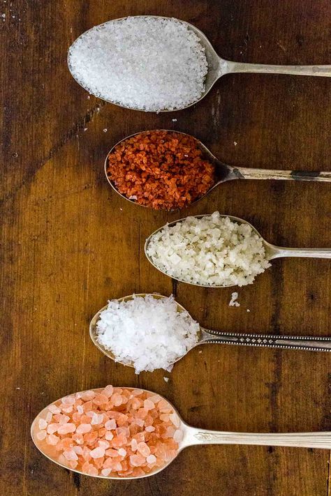 Salt is the most essential and versatile product to have stocked up in the kitchen. Necessary for cooking, baking, and seasoning. Let's learn about the different types of salt, their uses, and taste profiles.  via @foodiegavin Types Of Salt, Diy Dinner, Gourmet Salt, Flavored Salts, Bistro Food, Cooking 101, Homemade Spices, Birthday Brunch, Cooking Basics