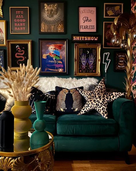 New Year Same Me, Estilo Kitsch, Moody Interior Design, Beach House Room, Moody Living Room, Too Much Pressure, 70s Decor, Dark Home Decor, Stylish Interior Design