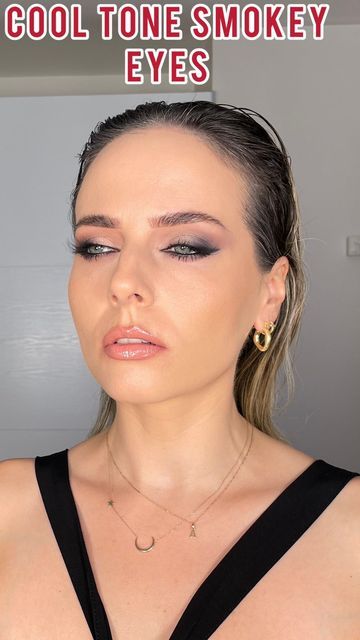 ASTA Jurksaite - Makeup Artist on Instagram: "Smokey eyes but cool toned😎 Cool tone eye looks seem to be back in a spotlight and I’m💯💯 here for it🤩 All you need is 2 shades of cool tone browns or grey eyeshadows- one darker one lighter, some black pencil and mascara/lashes. I’ve used the @bellamianta @paddymcgurganmakeupartist The heart of beauty eye palette🤌🏻 Other products used: @sculptedbyaimee Sayin Silk 3.5 N @sculptedbyaimee Satin silk concealer Beige @bellamianta Sculpted bronzer F Smokey Eye Pale Skin, Cool Smokey Eye, Cool Tone Eye Makeup, Grey Eyes Makeup, Grey Makeup Looks, Grey Smokey Eye Makeup, Grey Eyeshadow Looks, Gray Smokey Eye, Cool Toned Eyeshadow