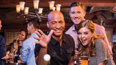 People Playing Beer Pong inside O'Sheas at The Linq Las Vegas Linq Las Vegas, Linq Promenade, Drink Specials, Beer Pong, Irish Pub, Table Games, Night Life, Las Vegas, Things To Do