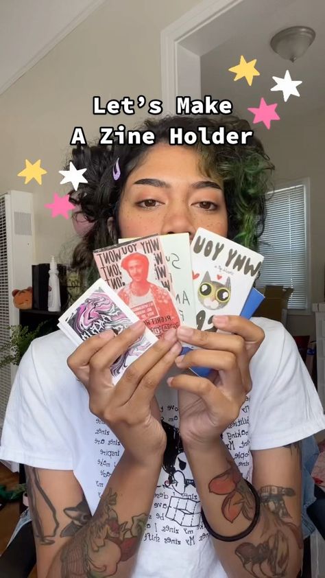 Here’s a cool way to organize mini zines ✨✂️ I make these all the time when I’m gifting zines to friends and love how you can customize… | Instagram post from Bre (@brattyxbre_) Mini Zines Ideas, Zine For Best Friend, Zine Book Ideas, Zine Template Layout Design, How To Make Zines, Mini Zine Ideas, Birthday Zine Ideas, Creative Zine Design, Zines Aesthetic