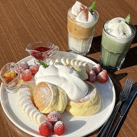 Kue Macaroon, Kawaii Cooking, God Mat, Yummy Comfort Food, Think Food, Köstliche Desserts, Food Obsession, Cafe Food, Interesting Food Recipes