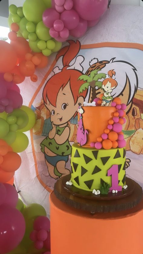 Pebbles Birthday Cake, Flintstones Party, Baby Birthday Party Theme, Baby Birthday Themes, 1st Birthday Party Themes, Twin Birthday, Baby Birthday Party, Kids Cake, Baby Birthday