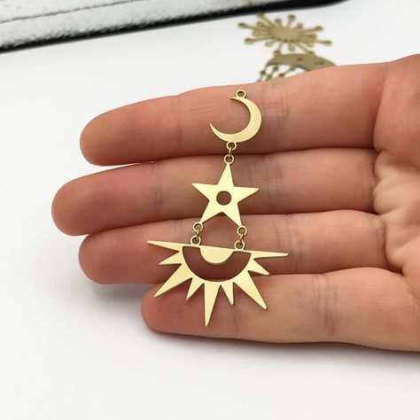 2pcs Raw Brass Crescent Star Sun Charm Pendant, Drop Dangle Celestial Earring Charm, Moon Sun and Star Laser Cut Earring Findings RW-1194 Material; Brass Size: 32.5x58mm Hole Size: 1.60mm Plating: Raw Quantity: Optional All of our products are manufactured by us. If you want to order more products in stock, you can freely contact us. Our Products; -Nickel-free -Lead-free -High quality If you have any questions, feel free to contact us. You can read the explanations and policies for return and ex Celestial Earring, Laser Cut Earring, Laser Cut Necklace, Mountain Jewelry, Sun Charm, Laser Cut Jewelry, Laser Cut Earrings, How To Make Paper Flowers, Moon Sun