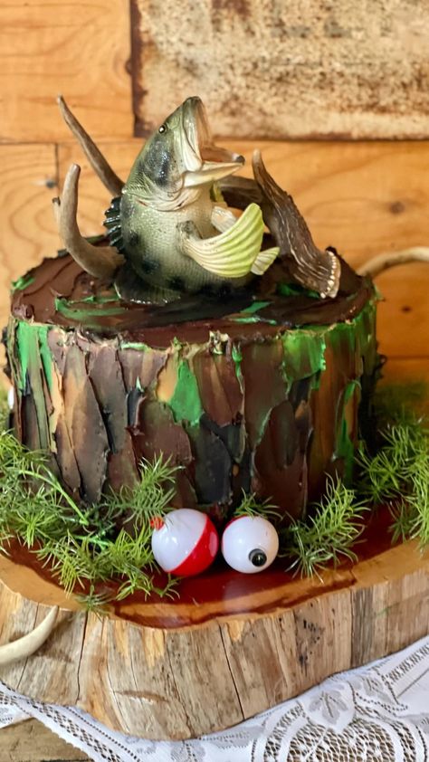 Camouflage Hunting Cake, Fishing Hunting Cake, Hunting And Fishing Birthday Cake, Bass Fishing Cakes For Men, Easy Hunting Cake, Fishing And Hunting Cake, Grooms Cake Hunting And Fishing, Bass Birthday Party, Grooms Cake Fishing Theme