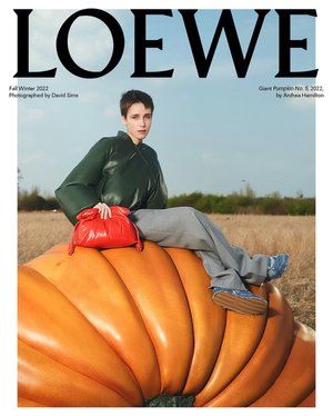 David Sims Eyes LOEWE FW 2022 Campaign Anthea Hamilton Pumpkins — Anne of Carversville Jeanne Cadieu, Anok Yai, Fw 2022, Giant Pumpkin, David Sims, Winter 2022, Visual Identity, Pumpkins, Fall Winter