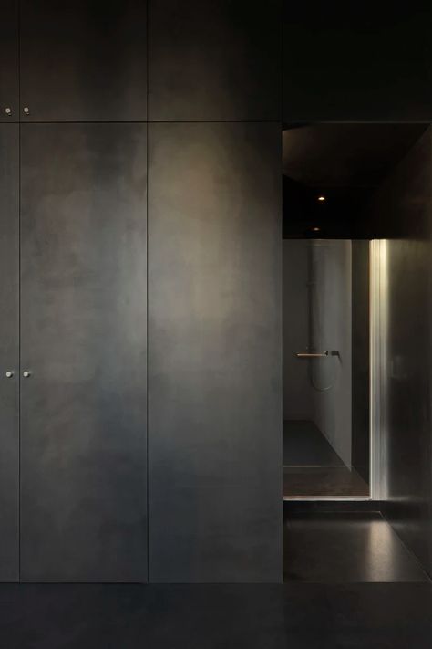 A6A, Agnès Clotis · 122 . MIRROR FLAT · Divisare Metal Cladding Interior, Mirror Flat, Dark Mirror, Metal Interior, Painting Textured Walls, Carpentry And Joinery, Tinted Mirror, Smoked Mirror, Ceiling Storage