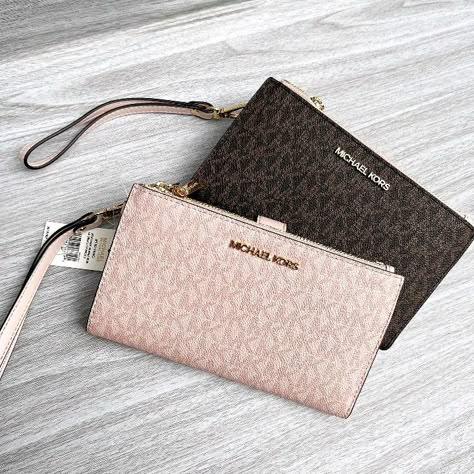 Micheal Kors Wallet, Mk Wallet, G Hair, Michael Kors Wallet, Luxury Purses, Pretty Bags, Pocket Book, Cute Fits, Purse Wallet