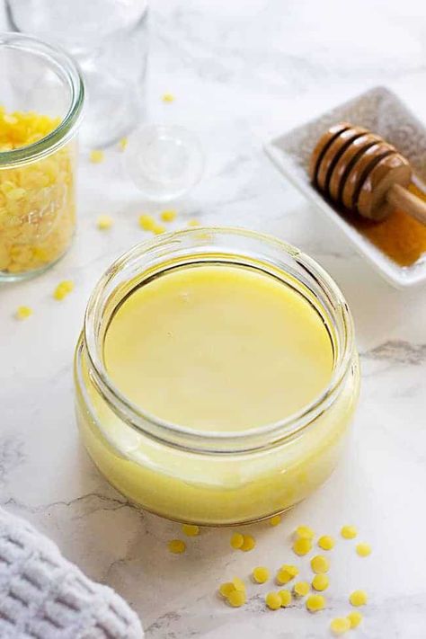 Winter can be brutal on your hands. If you're suffering from dryness, painful cracks, and redness, this homemade honey hand balm will help. Hello Glow, Hand Balm, Diy Cosmetics, Diy Body, Lotion Bars, Wrinkle Cream, Beauty Recipe, Diy Skin Care, Diy Skin