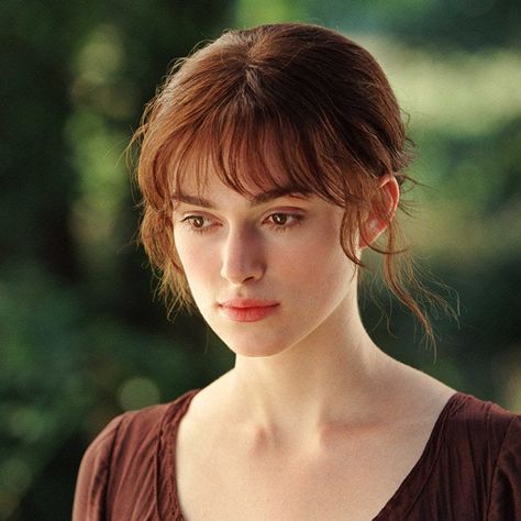 Elizabeth Bennet, Pride and Prejudice Bangs Wavy Hair, Wavy Bangs, Elizabeth Bennet, Hair With Bangs, Long Hair With Bangs, Long Faces, Square Faces, Long Wavy Hair, 인물 사진