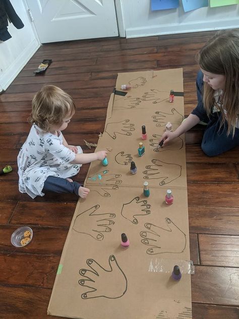 You're Going to Want to Steal This Mom's Incredibly Easy DIY Nail Salon to Keep Kids Busy Poppy Craft For Kids, Remembrance Day Activities, Remembrance Day Art, Table Activities, Poppy Craft, Remembrance Day Poppy, Halloween Potions, Creative Curriculum, Preschool Class