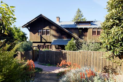 Commune Design | Berkeley Craftsman Historic Craftsman Homes, Commune Design, California Craftsman, Berkeley Hills, Garden Gates And Fencing, Berkeley Homes, Zinc Roof, 70s House, Craftsman Interior