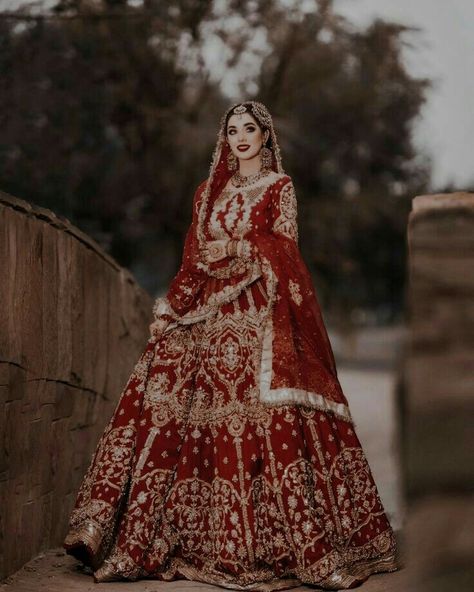 Pakistani Bridal Lehenga, Pakistani Bridal Makeup, Red Bridal Dress, Latest Bridal Lehenga, Desi Wedding Dresses, Asian Bridal Dresses, Bridal Lehenga Collection, Latest Bridal Dresses, Bridal Dresses Pakistan