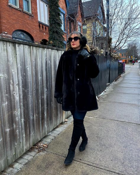 Been a mob wife for years, just waiting for the trend to finally catch up Mob wife aesthetic , mob wife inspo, faux fur, winter outfit, fur coat, black fur coat, Toronto style, Toronto fashion, Canadian fashion, canadian winter ———————————— #outfitdujour #igerstoronto #falloutfitideas #torontofashion #fashioncanadians #torontostreetstyle #discoverunder3k #discoverunder5k #thefashionforce #kelseyscreative #furcoat #fauxfur #mobwifeaesthetic #mobwife #winterlooks #winterfits Black Fur Coat Outfit, Black Fur Coat, Fur Coat Outfit, Mob Wives, Canadian Winter, Toronto Fashion, Winter Fits, Coat Outfits, Winter Looks