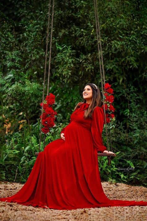 Maternity Shoot Dresses, Maternity Gown Photography, Baby Bump Photoshoot, Maternity Dresses Photography, Maternity Photography Poses Outdoors, Cute Maternity Dresses, Maternity Photography Poses Couple, Photoshoot Maternity, Maternity Photography Poses Pregnancy Pics