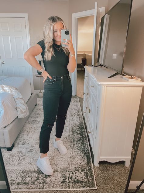 Black Bodysuit Outfit Jeans Sneakers, Athleisure Jeans Outfit, White Sneaker Black Jeans, Vegas Sneakers Outfit, White Platform Sneakers Outfit Fall, Ribbed Top Outfit Casual, Black Body Suit And Jeans Outfit, Platform Nike Outfit, Jeans And Nike Sneakers Outfit