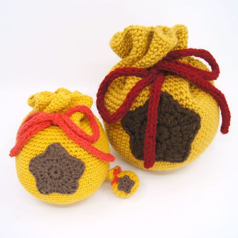 Giant Bell Bag from Animal Crossing – Club Crochet Crochet Animal Crossing Pattern Free, Animal Crossing Crochet Patterns Free, Anime Crochet Patterns Free, Geek Crochet, Club Crochet, Anime Crochet, Quarantine Activities, Crochet Toys Free Patterns, Crochet Cat Pattern