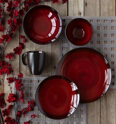 RSVP red dinnerware set Red Dishes Set, Tableware Aesthetic, Red Dinnerware Set, Red Room Decor, Pioneer Woman Dishes, Goth Cottage, Goth Kitchen, Rustic Dinnerware, Red Dinnerware