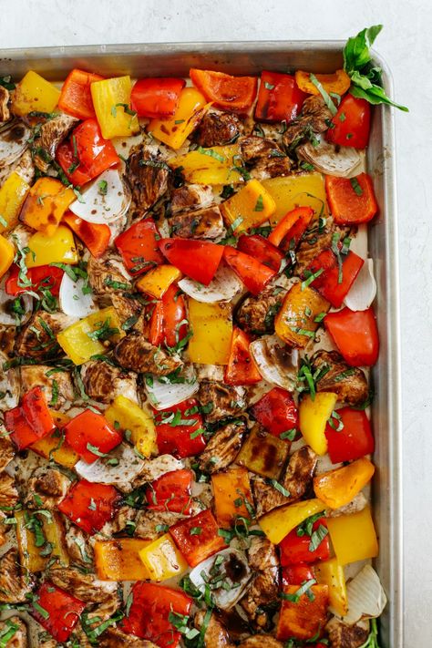 Sheet Pan Honey Balsamic Chicken and Veggies - Eat Yourself Skinny One Sheet Healthy Meals, Sheet Pansheet Pan Dinner, Healthy Frozen Chicken Recipes, Sweet Pepper Chicken Recipes, Caprese Sausage Recipes, Chicken Weekly Meal Prep, Meat And Veggie Sheet Pan Meals, Macro Sheet Pan Meals, 800 Gram Challenge Recipes