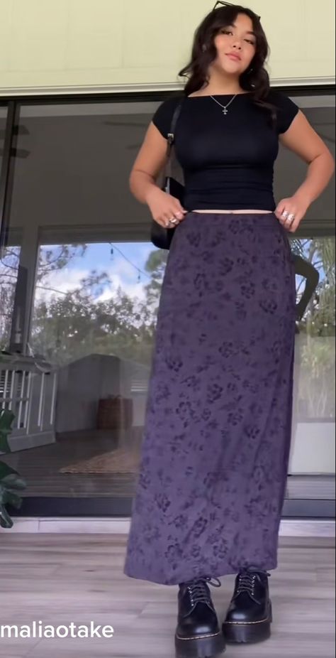 Long Purple Skirt Outfit, How To Style A Midi Skirt, Black Shirt Outfit Women Casual, Alt Outfits Summer, Purple Aesthetic Outfit, Purple Skirt Outfit, Long Skirt Outfits, Maxi Skirt Outfits, Melodrama