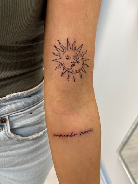 Moon Fineline Tattoo, Tattoos Above Knee, Above The Knee Tattoo, The Knee Tattoo, Fineline Tattoo, Knee Tattoo, Sun And Moon, Above Knee, Above The Knee