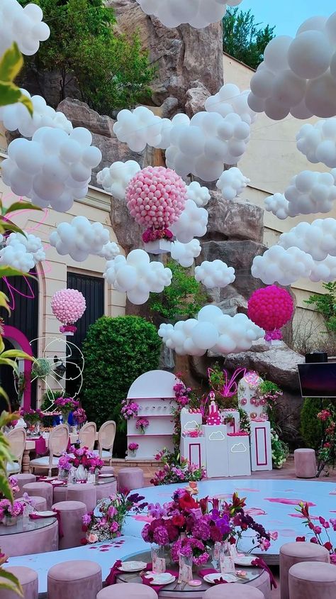 Merimeri Ir | BE DIFFERENT BY MERIMERI CREATING ALL TYPE OF BALLOON DECORATION Design and idea @wedlovedesign #airballoon #balloon… | Instagram Balloon Backdrop Ideas, Balloon Arch Wedding, Luxury Birthday Party, Arch Designs, Decor Business, Arch Ideas, Luxury Birthday, Balloon Crafts, Balloon Arches