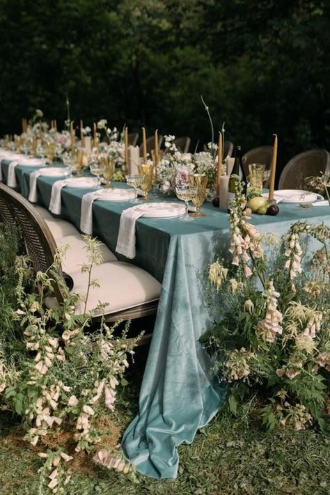 Wild Floral Arrangements, Forest Wedding Reception, Green Tablescape, Blue Green Wedding, Instagram Luxury, Wedding Reception Inspiration, Santa Barbara Wedding, Luxury Weddings, Luxury Wedding Planner