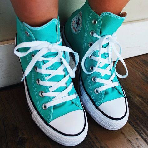 These vibrant Converse Hi-Tops in Pure Teal are one of our most popular styles every spring/summer. Check them out and get yours before… Mint Branding, Converse With Dress, Teal Converse, Converse Style Women, Converse Hi, Converse Style, Mom Fashion, Walk In My Shoes, Popular Shoes