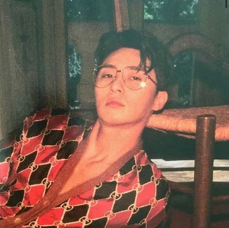 𝑷𝒂𝒓𝒌 𝑺𝒆𝒐 𝑱𝒐𝒐𝒏 (박서준)♥ on Instagram: “Glasses fit him sooo well” Oppa Gangnam Style, Joon Park, Gu Family Books, What's Wrong With Secretary Kim, Park Seo Jun, Park Seo Joon, Seo Joon, Mads Mikkelsen, Cnblue