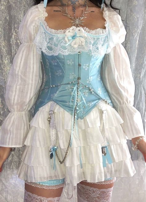 Angel Outfit Aesthetic, Fairy Aesthetic Outfit, Blue Outfit Winter, Snow Elf, Bright Outfit, Rococo Fashion, Angel Outfit, Elf Clothes, Trendy Halloween Costumes