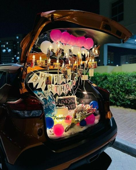 Car Decoration For Birthday Surprise, Room Hypebeast, Winter Home Exterior, Hypebeast Apartment, Home Alone House, Dark Feminine Bedroom, Woman Bedroom Ideas, Grown Woman Bedroom Ideas, Birthday Decoration Items