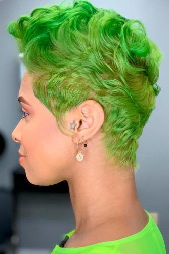 The Top Green Hair Color Ideas And How To Get Them ★ Green Hair Color Short, Wavy Pixie Hairstyles, Green Hair Color Ideas, Green Hair Color, Short Wavy Pixie, Pixie Haircut Styles, Undercut Styles, Wavy Pixie, Short Red Hair