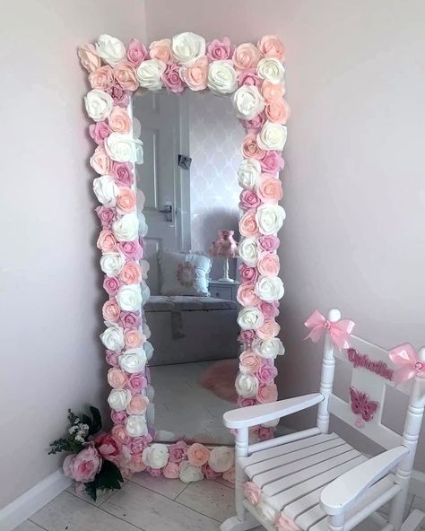 4,337 Likes, 0 Comments - The Range (@therangeuk) on Instagram: “😍 Who else loves a bit of DIY? 🌹 Our lovely follower Joanne has transformed one of our mirrors by…” Diy Floral Mirror, Diy Bedroom Mirror, Box Room Bedroom Ideas, Cool Teen Rooms, Diy Mirror Wall Decor, Comfortable Bedroom Decor, Mirror Frame Diy, Flower Mirror, Makeup Room Decor