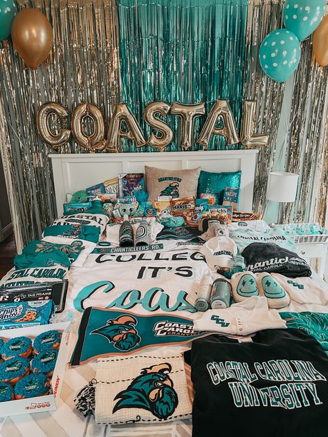 Coastal Carolina Bed Party, Coastal Carolina Graduation Cap, College Acceptance Bed Decorating, Bed Parties College, Bed Decorating College Acceptance, Bed Decorating Ideas College Acceptance, College Bed Party Ideas, Bed Party Ideas College, Coastal Carolina University Dorm