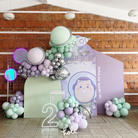 Buzz Lightyear Backdrop, Buzz Party, Lightyear Party, Buzz Lightyear Birthday Party, Buzz Lightyear Party, Buzz Lightyear Birthday, Toy Story Party Decorations, 2nd Birthday Party For Boys, Disney Balloons