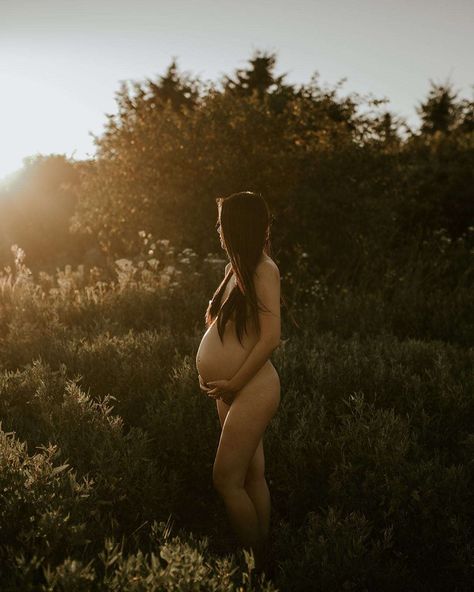 Outdoor Maternity Pictures, Natural Maternity Photography, Intimate Maternity, Maternity Photography Poses Outdoors, Pregnancy Pics, Maternity Photography Poses Pregnancy Pics, Maternity Photography Outdoors, Couple Pregnancy Photoshoot, Pregnant Model