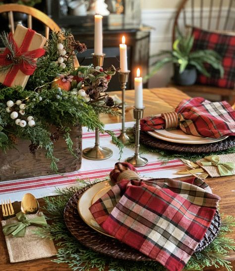 Looking for ways to dress up your table for the holidays? Check out these 5 clever Christmas table settings that that will make your guests feel welcome and cozy. #christmastablesettings #christmastabledecorations #christmastablecenterpieces #christmastablescapes #christmastablesettingsideas #christmastabledecorationscenterpiece #christmastabledecor #holidaytablesettings #holidaytabledecor #holidaytablescapes #holidaytablesettingsideas Christmas Table Setting, Table Scapes, Mountain Style, Holiday Feast, Modern Mountain, Holiday Centerpieces, Christmas Tablescapes, Christmas Dining, Pretty Christmas