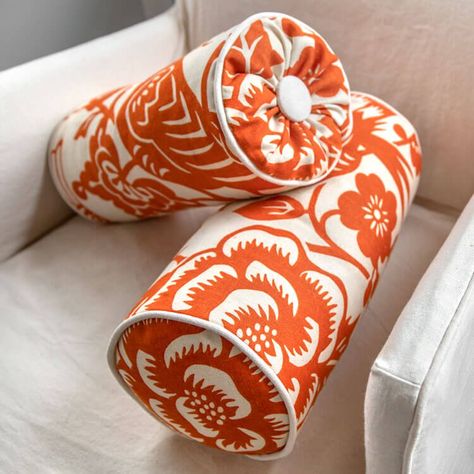 Learn two different ways to make a decorative bolster pillow that are not only are they beautiful, but also make awesome backrests. Sewing Piping, Cylinder Pillow, Sewing Cushions, Bolster Pillows, Pillow Inspiration, Tropical Prints, Bolster Cushions, Sewing Pillows, Cover Ideas