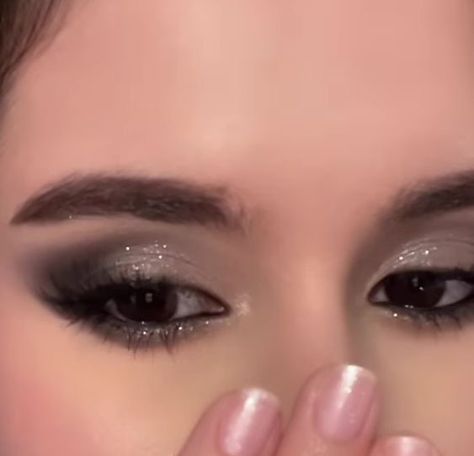 Dark Sparkle Makeup, Black Silver Dress Makeup, Black Sparkly Eyeshadow, Black And Silver Glitter Makeup, Makeup Looks Glitter Eyeshadow, Black Prom Looks Makeup, Black Smoky Glitter Eye Makeup, Dark Silver Eye Makeup, Eye Makeup Looks For Black Dress