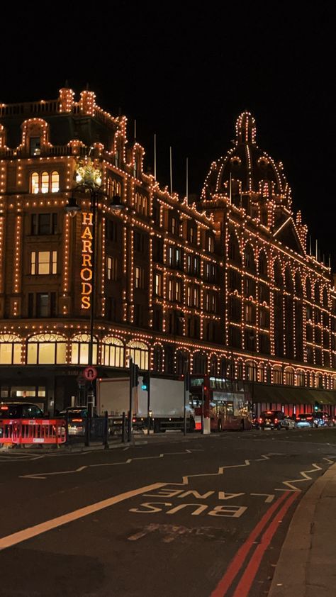 Birmingham Christmas, Walthamstow London, London Harrods, London January, London Nightlife, Christmas City, Aesthetic London, London Vibes, Harrods London