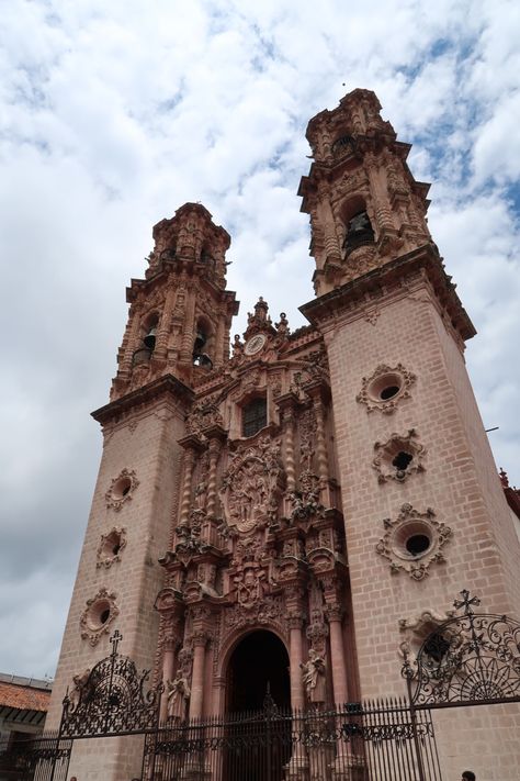 #taxco #mexico #thingstodo #travel #traveling #church #architecture #aesthetic Old Mexico Aesthetic, Church Vision Board, Mexico Aesthetic, Old Mexico, Church Aesthetic, Architecture Aesthetic, Fairy Aesthetic, Church Architecture, Romeo And Juliet