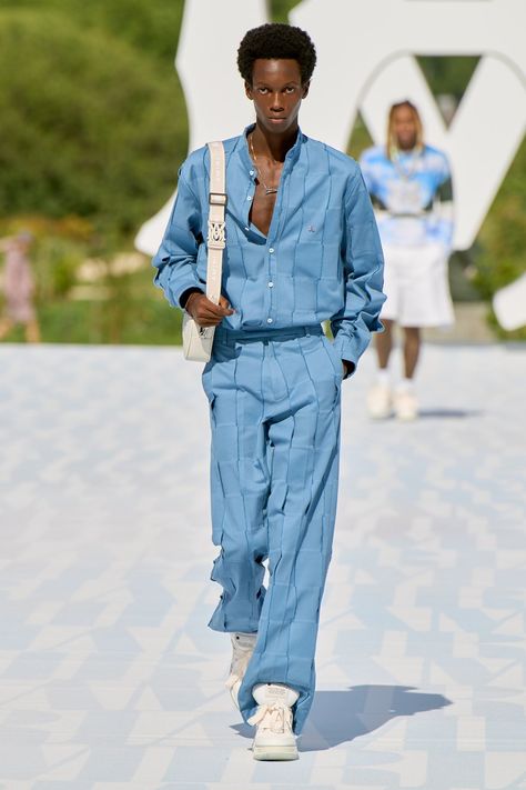 Amiri Spring 2023 Menswear Fashion Show | Vogue 2023 Menswear Fashion Show, Outfit Homme, Tan France, Mike Amiri, Runway Men, Paris Fashion Week Men, Paris Mens Fashion, Monochromatic Fashion, Menswear Runway