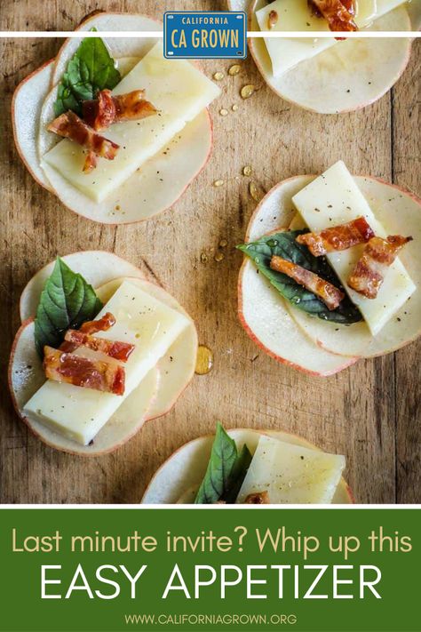 These Apple Bacon Toma Stacks are ridiculously easy but full of flavor! If you're looking for a last minute holiday appetizer that will still "wow" the crowd, look no further. Pro-tip: Serve with California Zinfandel. Everyone loves a perfect pairing... @californiawines #holidayrecipe #appetizer #winepairing @calapples Red Apple Sangria, Recipe For Sangria, Hor Dourves, Delicious Apple Recipes, Apple Cheese, Dips Sweet, Frozen Drinks Alcohol, Apples Recipes, Persimmon Recipes